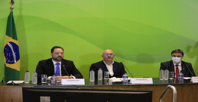 Mais de 2,6 milhões participam do primeiro dia